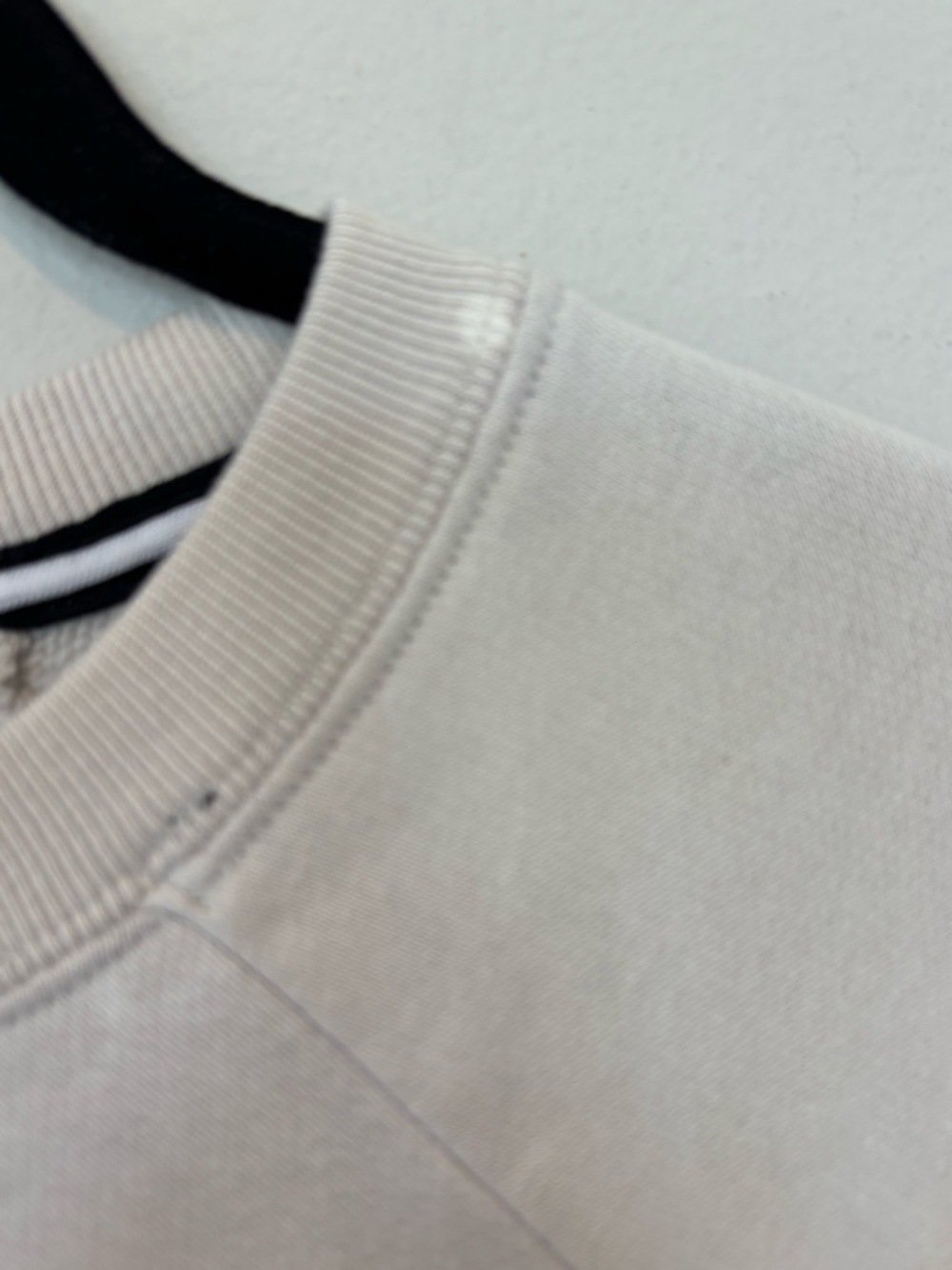 Nike Cream Crewneck Sweatshirt with Black Swoosh 179 - Picture 4 of 6